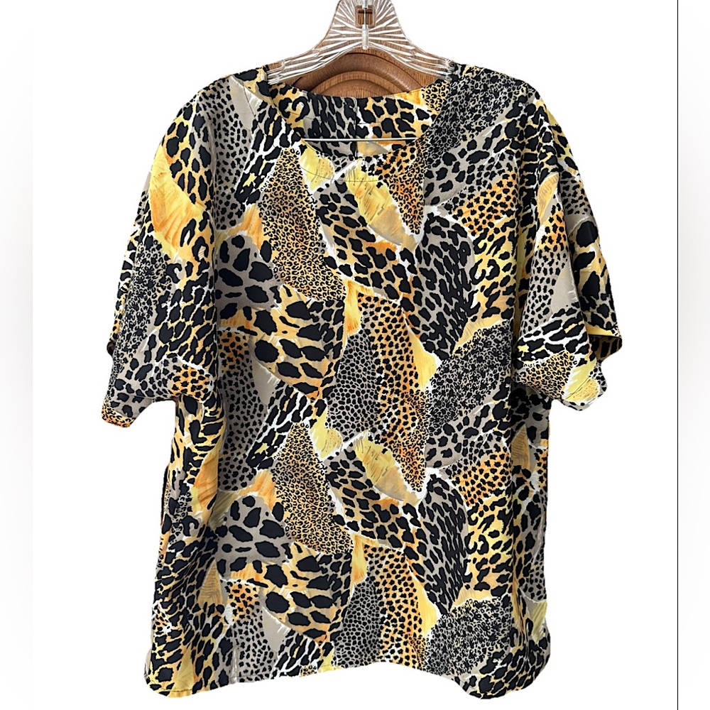 NICOLA Leopard Short Sleeve Top